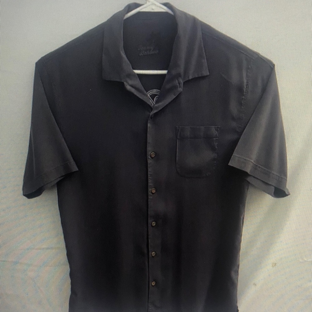 Men's Black Short Sleeve Shirt